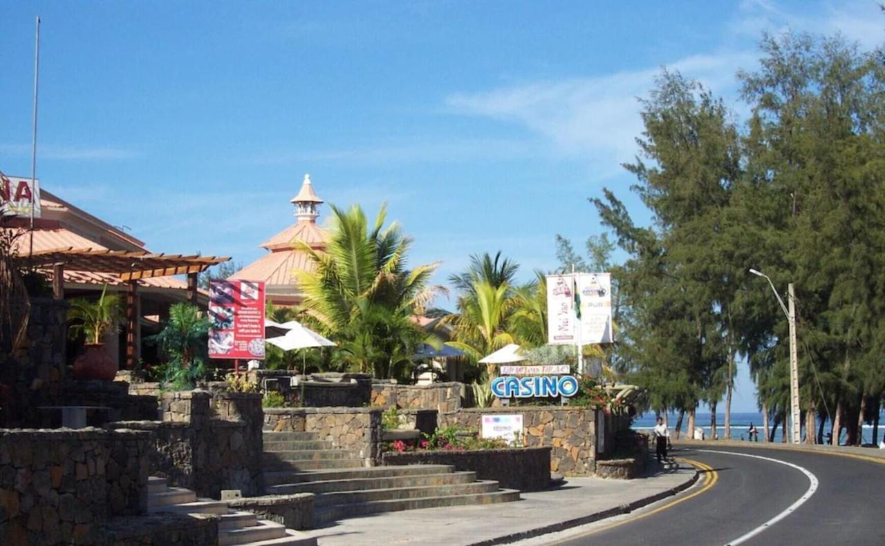 Lovely Apartment In Flic En Flac, Close To The Beach And All Amenities. Exteriör bild