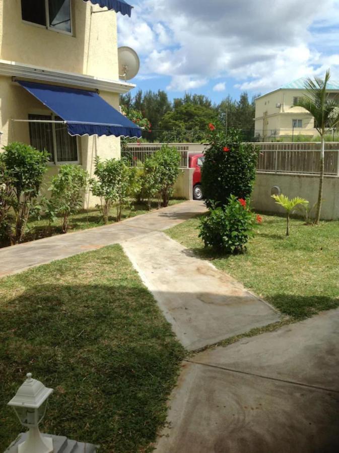Lovely Apartment In Flic En Flac, Close To The Beach And All Amenities. Exteriör bild