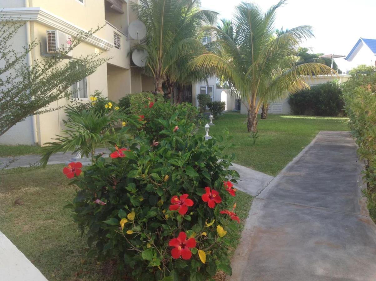 Lovely Apartment In Flic En Flac, Close To The Beach And All Amenities. Exteriör bild