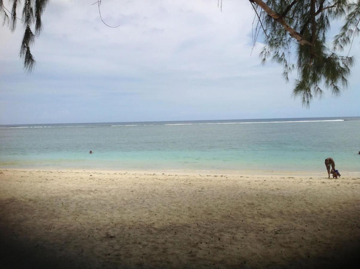Lovely Apartment In Flic En Flac, Close To The Beach And All Amenities. Exteriör bild