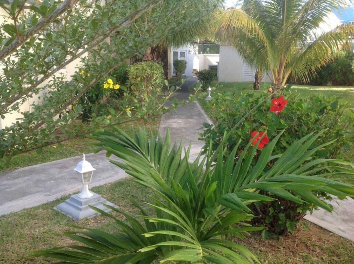 Lovely Apartment In Flic En Flac, Close To The Beach And All Amenities. Exteriör bild